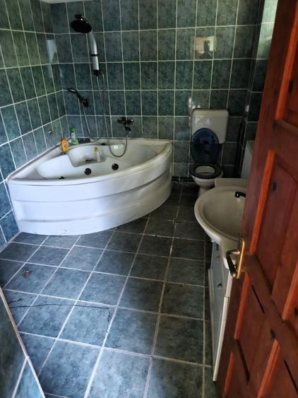 Casă cu 4 camere cu Teren 2826 Mp în Sânpetru