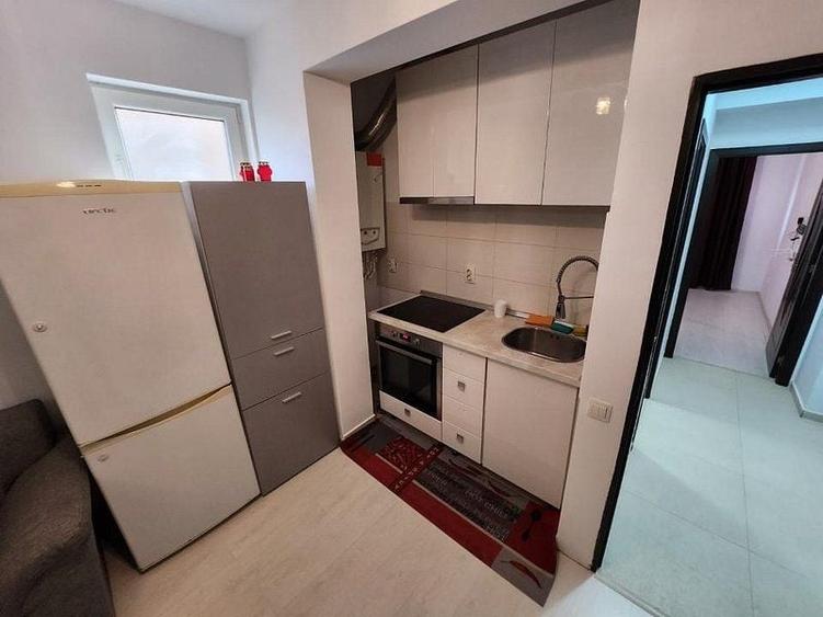 Apartament cu 2 camere decomandat, mobilat în Central