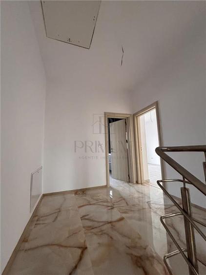 Duplex cu 5 camere cu Canalizare în Moșnița Nouă