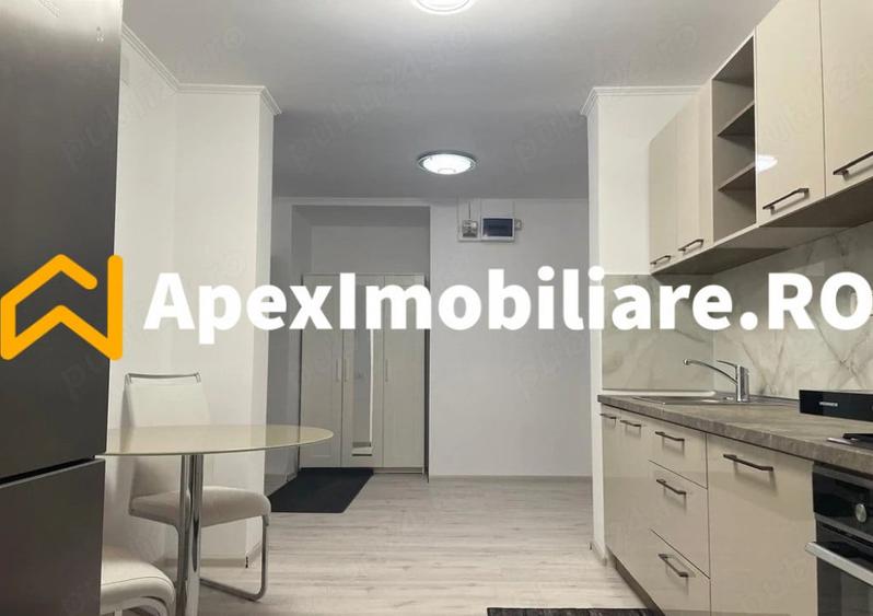 Apartament cu 3 camere semidecomandat în Berceni