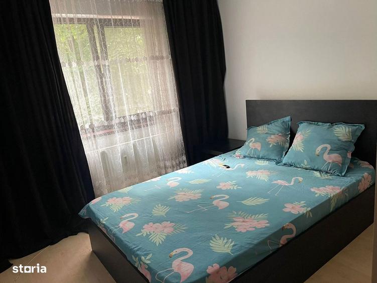 Apartament cu 3 camere decomandat în Berceni
