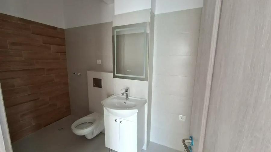 Apartament cu 3 camere decomandat în Theodor Pallady