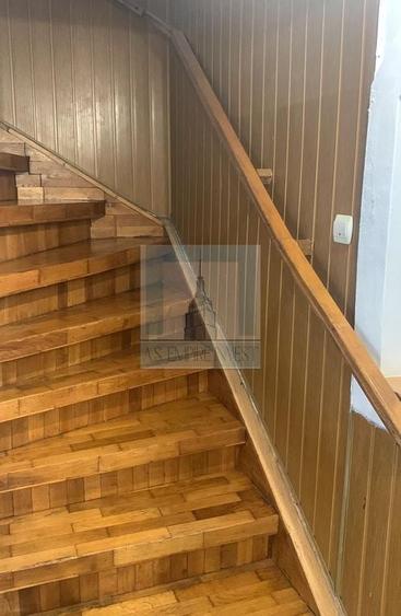 Apartament cu 3 camere decomandat în Schei