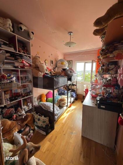 Apartament cu 3 camere decomandat în Peneș Curcanul