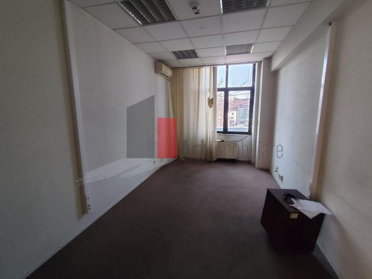 Spațiu comercial, de 925 mp, în Bucureștii Noi