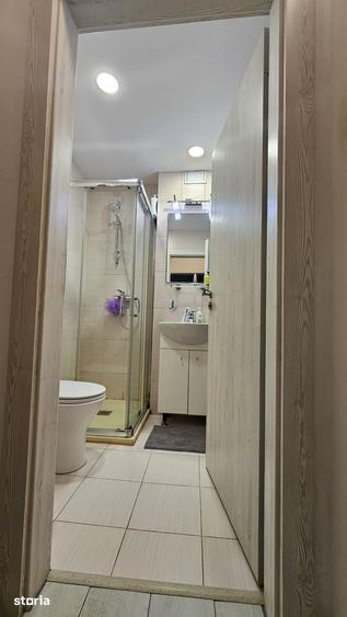 Apartament cu 4 camere decomandat, mobilat în Tomis III
