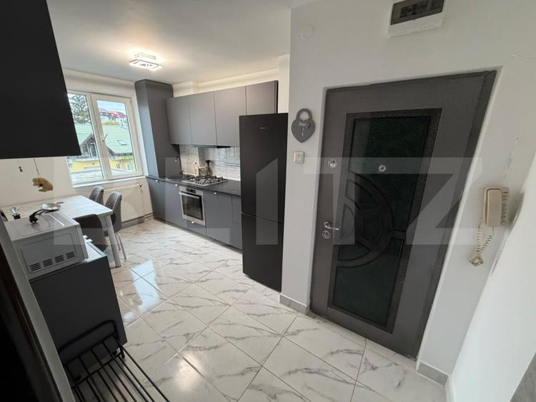 Apartament cu 2 camere semidecomandat, mobilat în Central