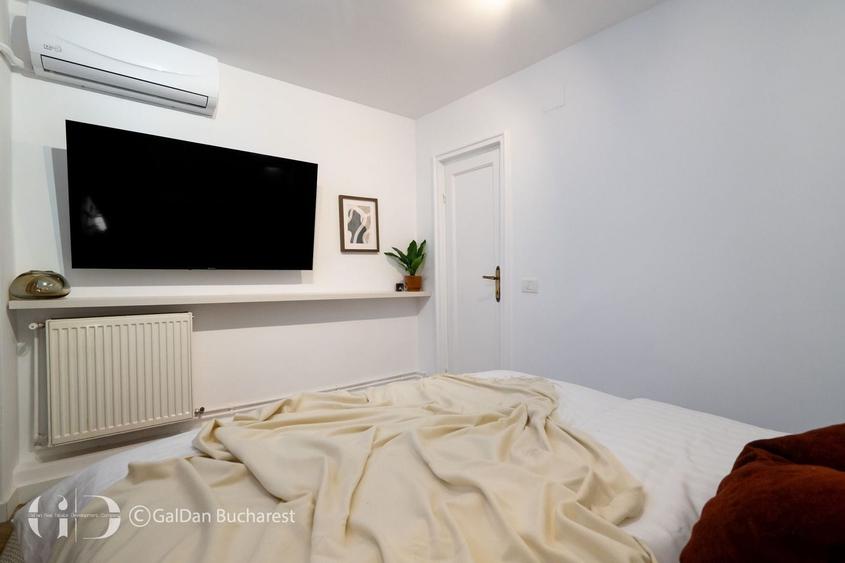 Apartament cu 5 camere în P-ța Universității