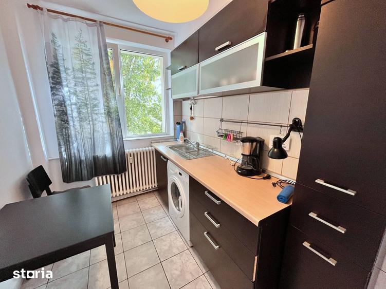 Apartament cu 3 camere decomandat în Gruia