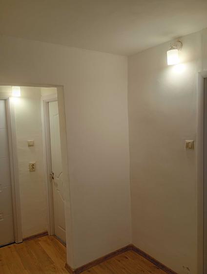 Apartament cu 2 camere decomandat în Craiovița Nouă