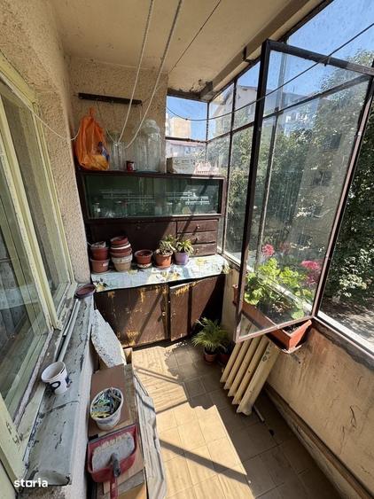 Apartament cu 3 camere semidecomandat în Exterior Vest