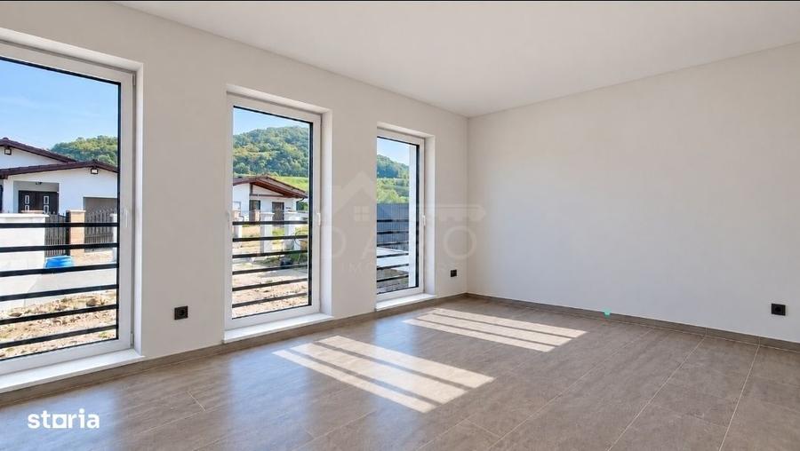 Casă cu 4 camere în Sângeorgiu de Mureș