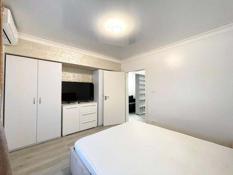 Apartament cu 3 camere decomandat, mobilat în P-ța Unirii