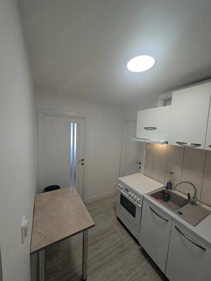 Apartament cu 3 camere decomandat în Cet