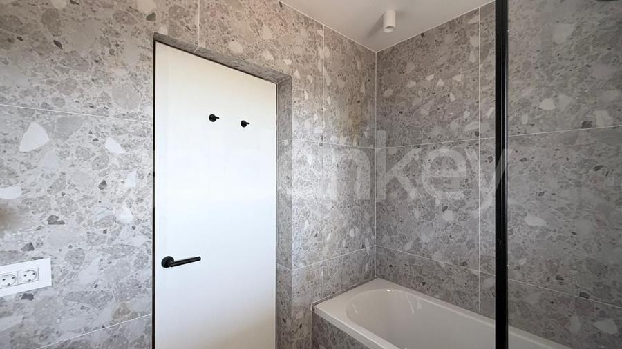 Apartament cu 3 camere decomandat, mobilat în Barbu Văcărescu