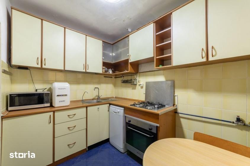 Apartament cu 3 camere decomandat, mobilat în Tei