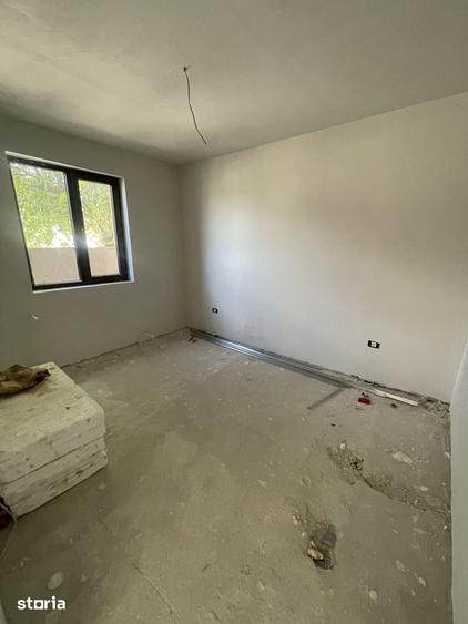 Casă cu 4 camere cu Teren 370 Mp în Central