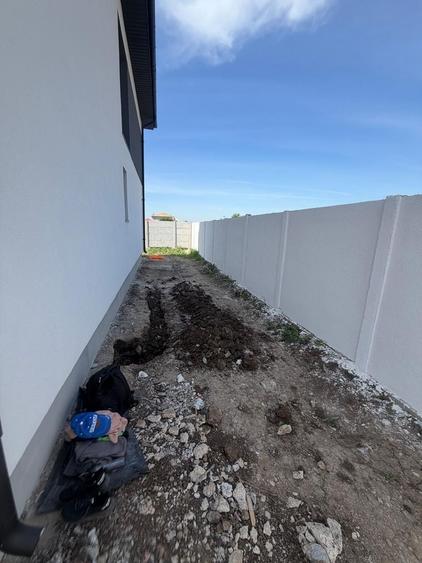 Duplex cu 4 camere cu Canalizare în Central