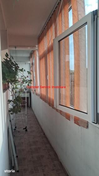 Apartament cu 3 camere decomandat în Drumul Taberei — fotografia 2