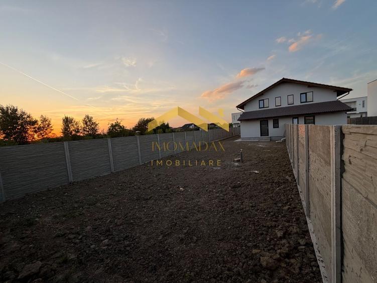 Duplex cu 4 camere cu Canalizare în Bucovăț (Remetea Mare)