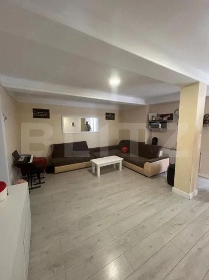 Casă cu 8 camere cu Teren 1000 Mp în Moșnița Veche