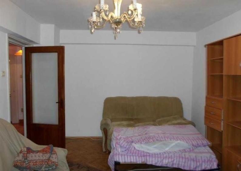 Garsoniera 3 camere de inchiriat in Ploiesti , langa UCECOM - 2