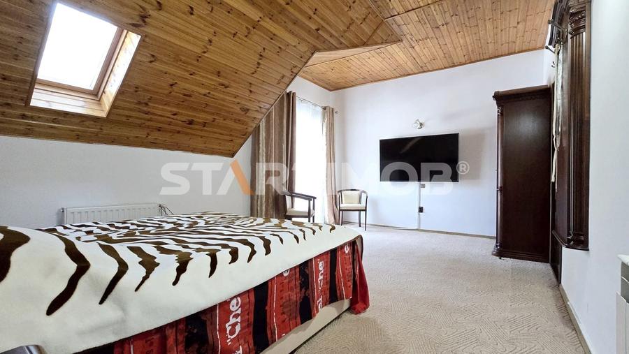 Duplex cu 6 camere cu Canalizare în Central