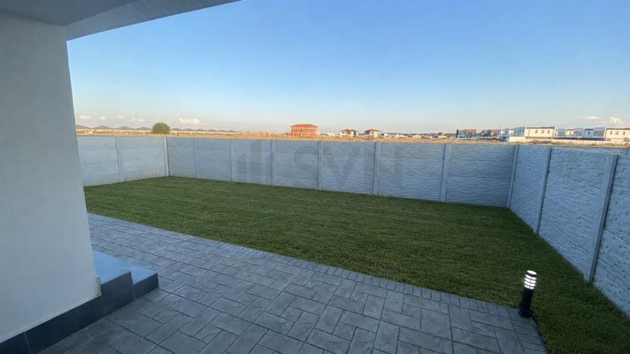 Casă individuală cu 4 camere cu Canalizare în Tunari