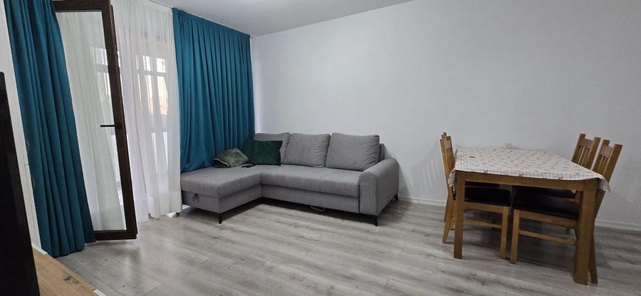 Apartament cu 3 camere decomandat în Sud-Vest