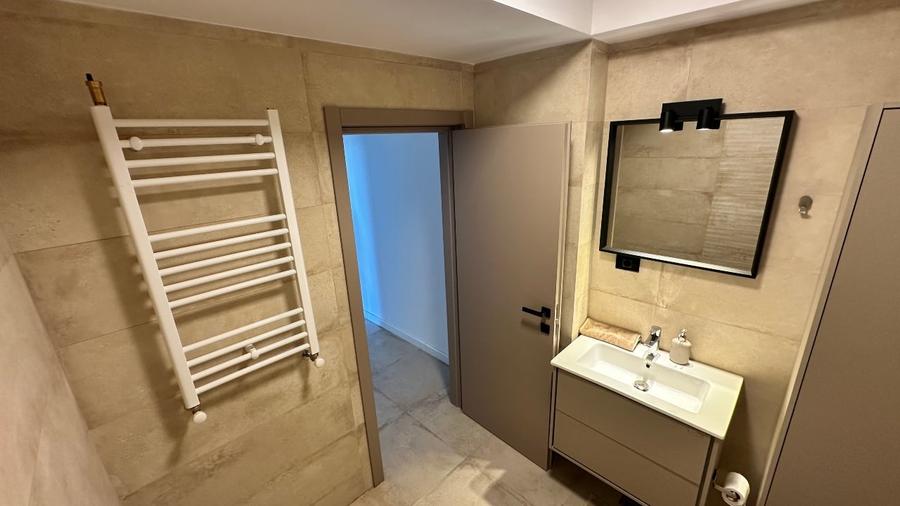 Apartament cu 2 camere decomandat, mobilat în Gara