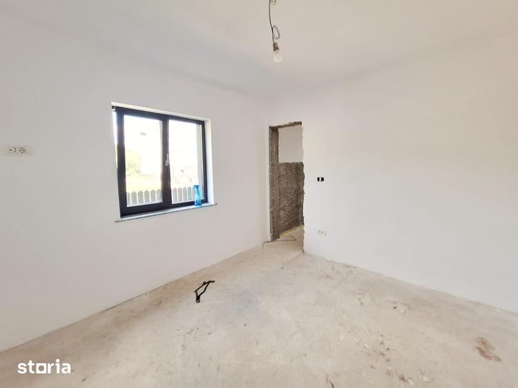 Casă cu 4 camere cu Teren 300 Mp în Mărgineni