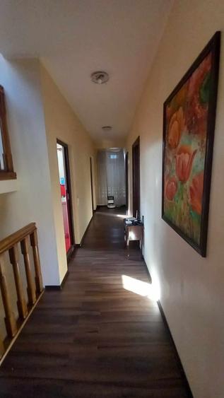 Casă individuală cu 8 camere cu Teren 650 Mp în Otopeni