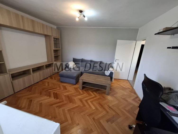 Apartament cu 3 camere decomandat, mobilat în Dâmbovița