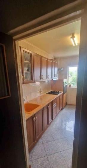 Apartament cu 2 camere in zona Titan Basarabia Etaj 2 - 5