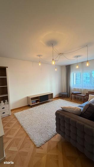 Apartament cu 3 camere decomandat, mobilat în Obcini
