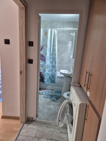 Apartament cu 2 camere decomandat în Malu Roșu