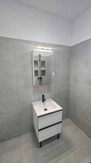 Duplex cu 4 camere cu Canalizare în Nord