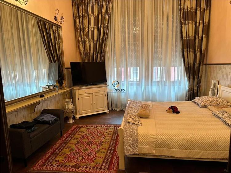 Apartament cu 3 camere decomandat în P-ța Unirii