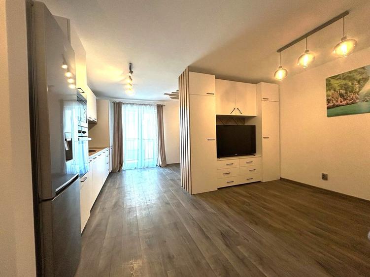 Apartament cu 2 camere semidecomandat, mobilat în Dâmbul Rotund