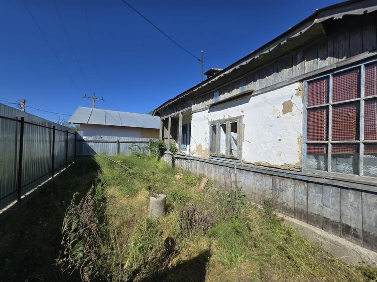 Casă cu 2 camere cu Teren 1100 Mp în Însurăței