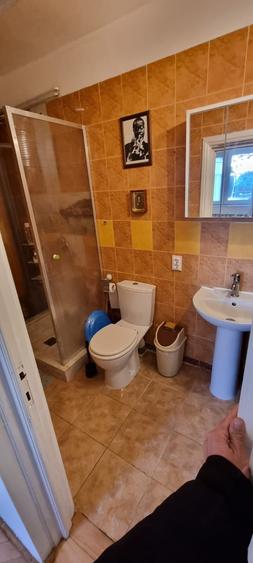 Casă individuală cu 6 camere cu Garaj în Central