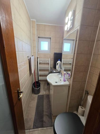 Apartament cu 4 camere decomandat în Fundeni