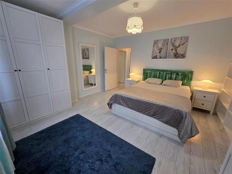 Apartament cu 4 camere decomandat în Cișmigiu