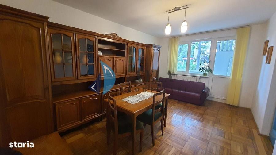 Apartament cu 4 camere decomandat în 7 Noiembrie