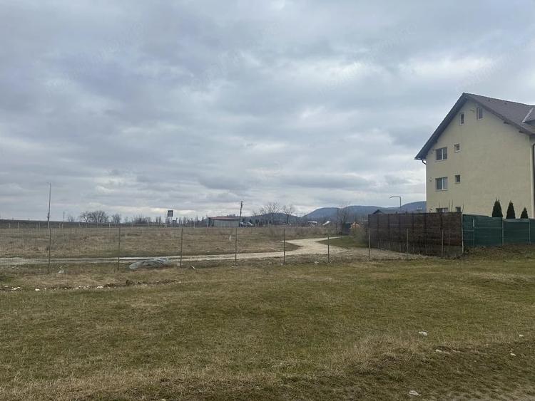 Teren de 1000 mp, în Central