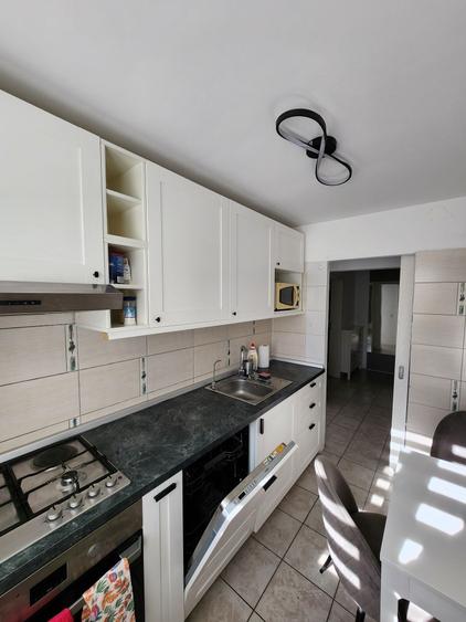 Apartament cu 2 camere decomandat în Cornișa