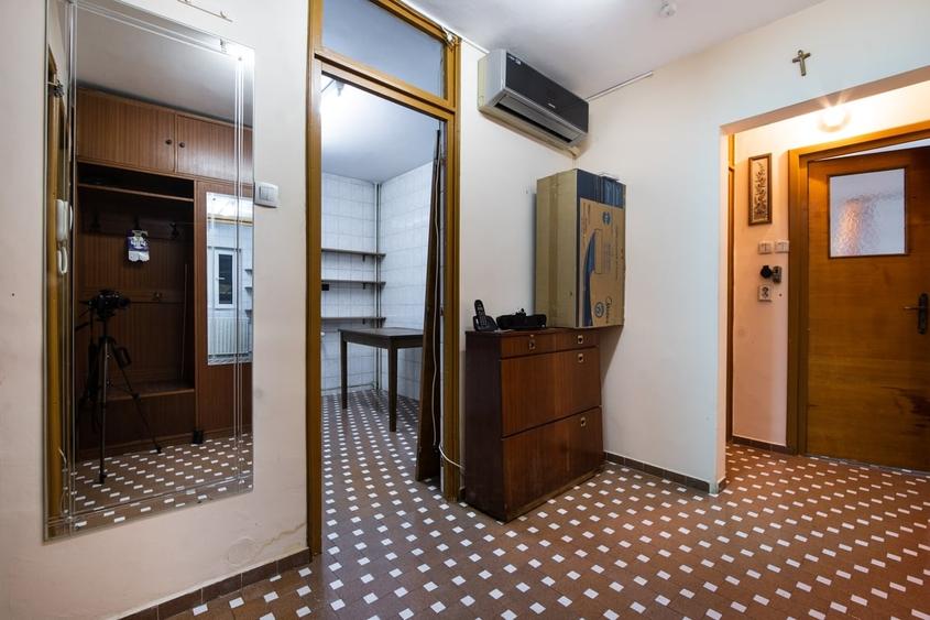 Apartament cu 2 camere decomandat în Baba Novac
