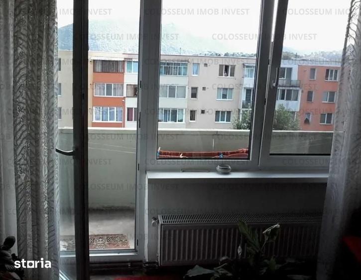 Apartament cu 2 camere decomandat în Tractorul