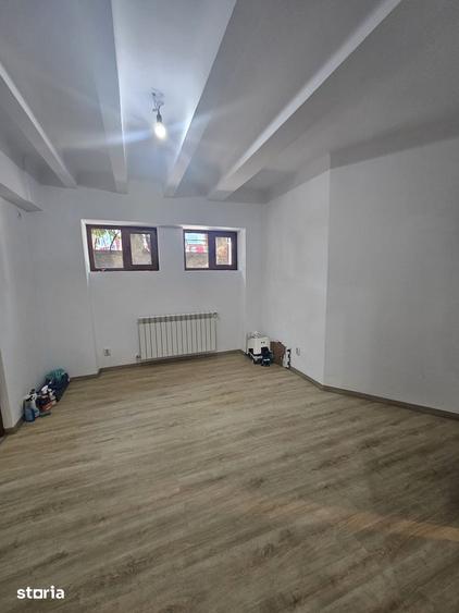 Apartament cu 3 camere în Primăverii