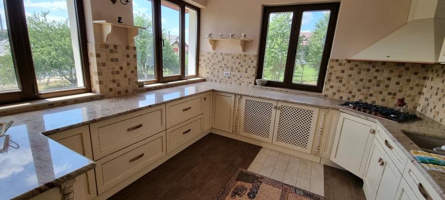 Casă individuală cu 5 camere cu Canalizare în Nord